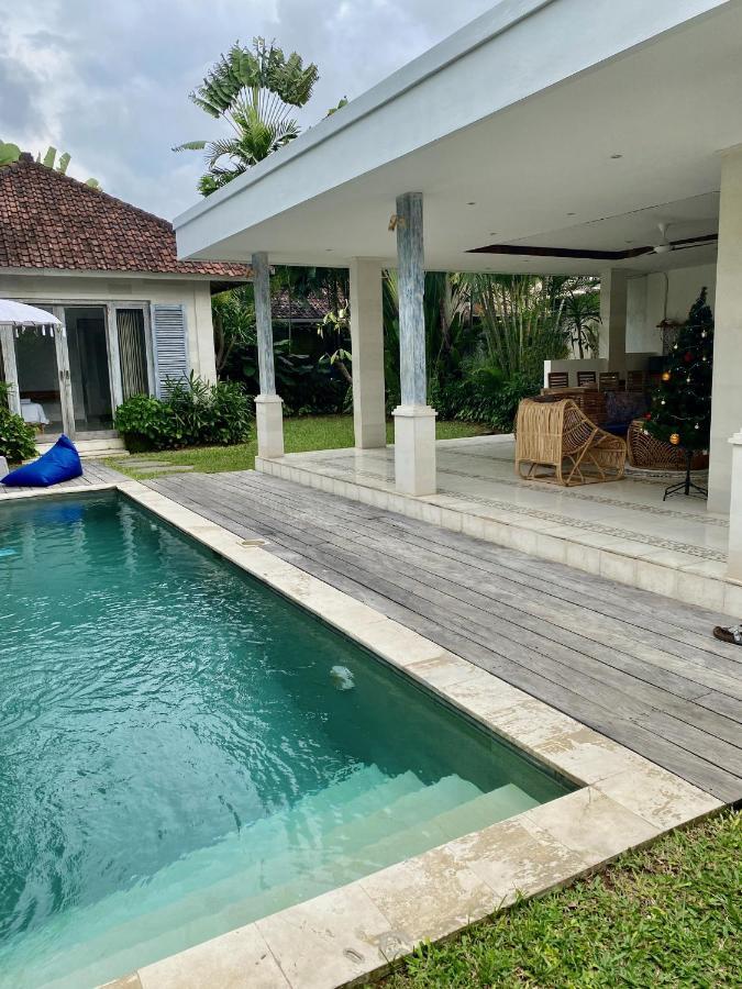 Villa Biru - 500M Batubelig Beach Canggu Екстериор снимка