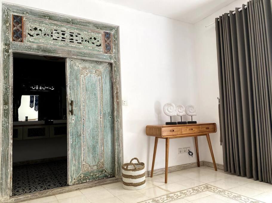 Villa Biru - 500M Batubelig Beach Canggu Екстериор снимка