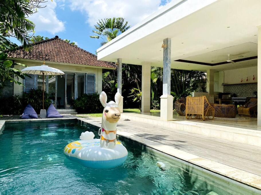 Villa Biru - 500M Batubelig Beach Canggu Екстериор снимка
