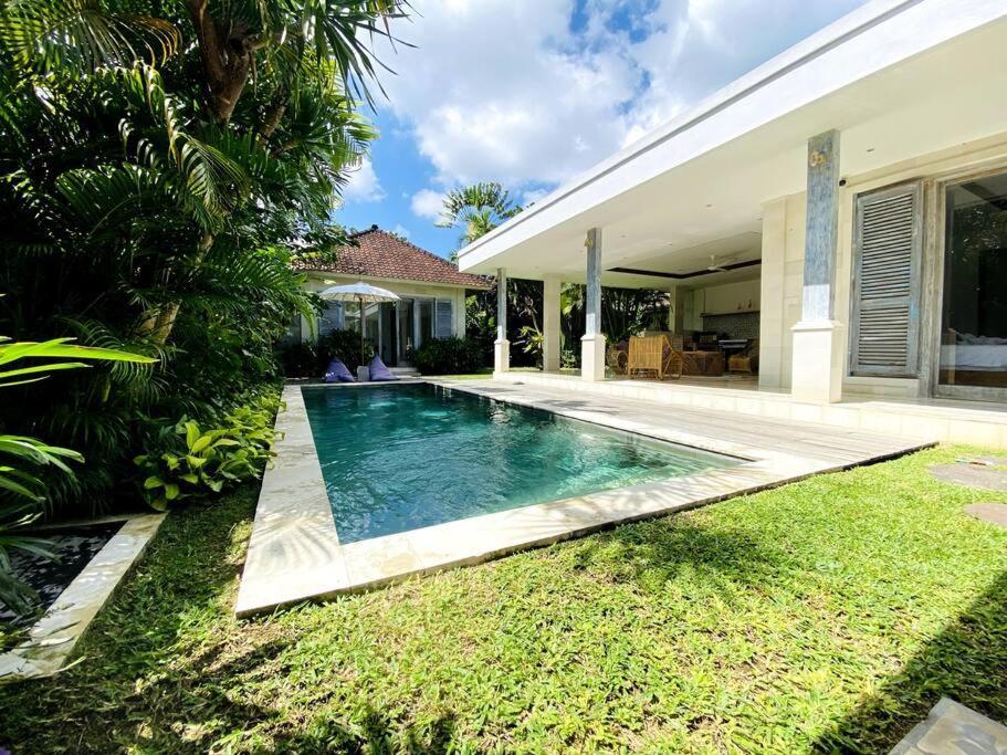 Villa Biru - 500M Batubelig Beach Canggu Екстериор снимка